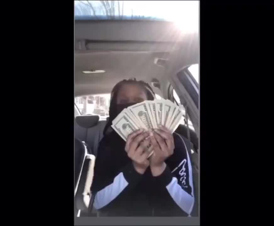 Woman Robbed in Broad Daylight While Flexing COVID-19 Stimulus Money for the 'Gram