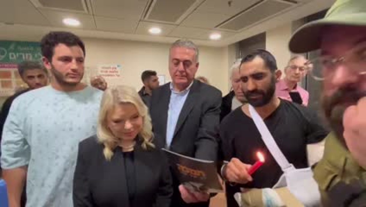 Освещение - свечи - Ханука - Сара - Нетаньяху - солдаты - раненые